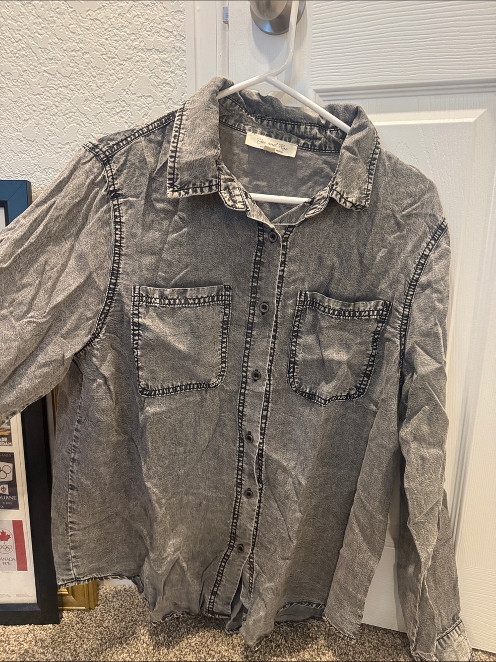 Doe & Rae Washed Black Button-Down Shirt - Picture 4 of 4